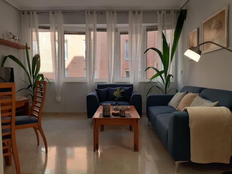 Nuevo-Luminoso Y Moderno. Parking Gratis!! Apartman Sevilla Kültér fotó