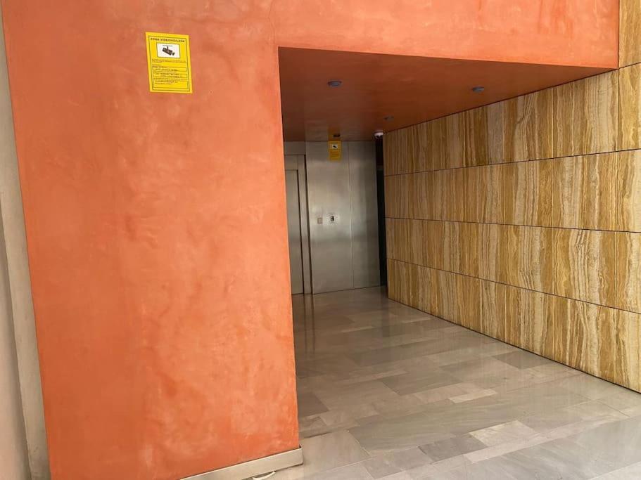 Nuevo-Luminoso Y Moderno. Parking Gratis!! Apartman Sevilla Kültér fotó